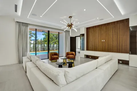 $7,450,000 | 365 Northeast 3rd Street, Boca Raton, FL 33432