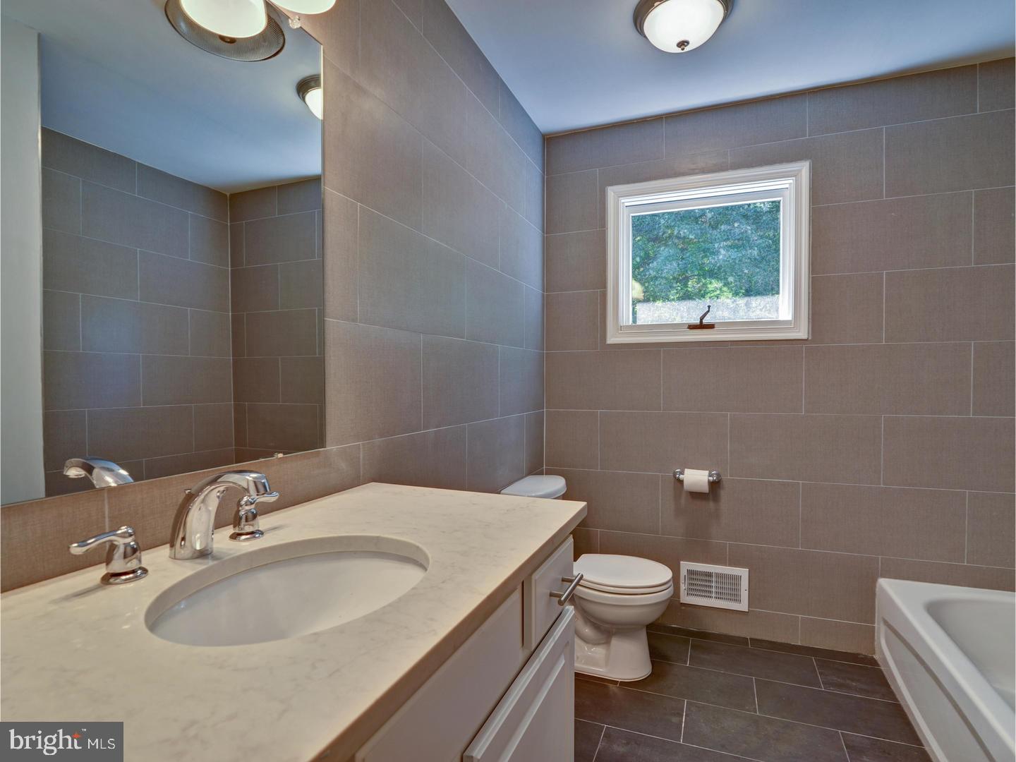 77 Poor Farm Road Pennington, NJ 08534 - Photo 18 of 24 Bathroom
