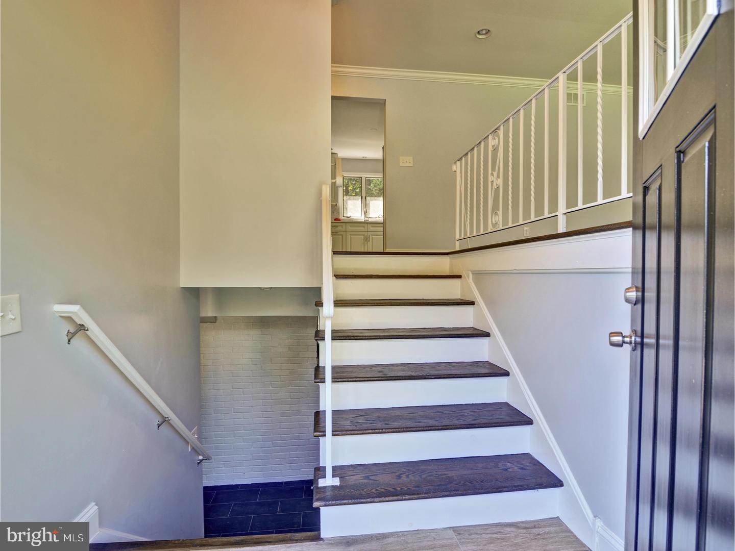 77 Poor Farm Road Pennington, NJ 08534 - Photo 5 of 24 Foyer