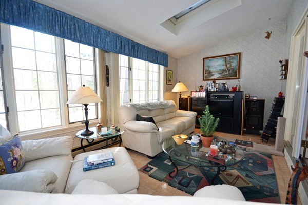 87 Fuller Pond Road, Unit 154 Middleton, MA 01949 - Photo 5 of 24 Gallery Image 5