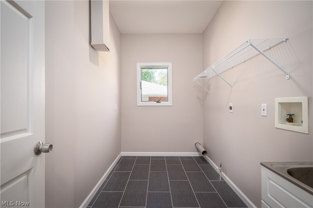 12950 Schreiber Road Valley View, OH 44125 - Photo 20 of 34