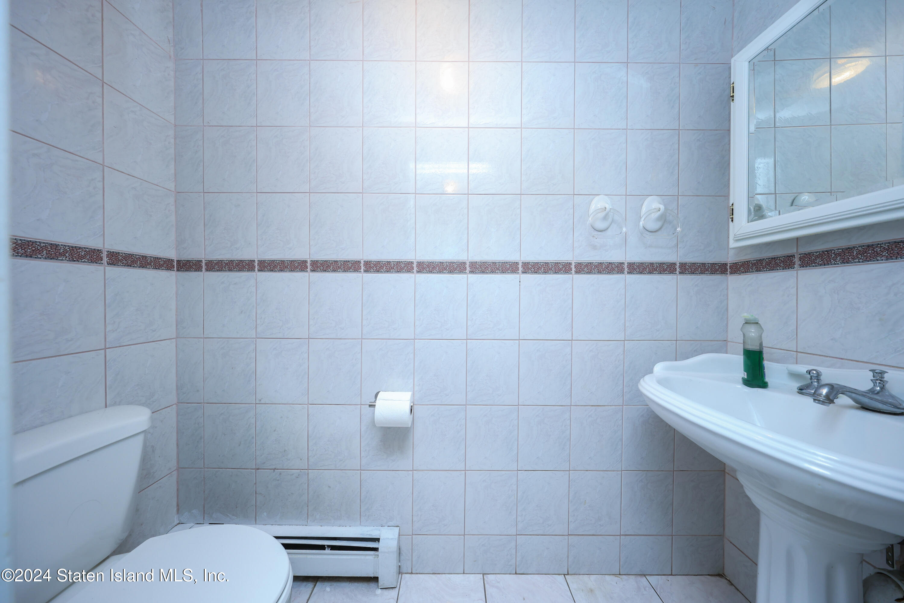 91 Green Valley Road Staten Island, NY 10312 - Photo 21 of 26 C2776C5C-9F8D-44E8-9C22-DAD17A37F473