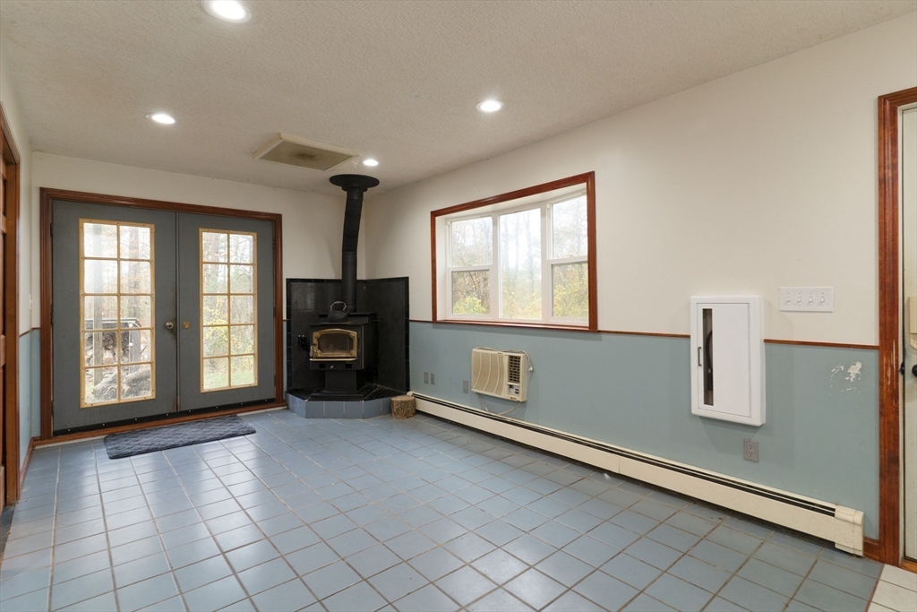 68 Lyon Road West Brookfield, MA 01585 - Photo 33 of 40