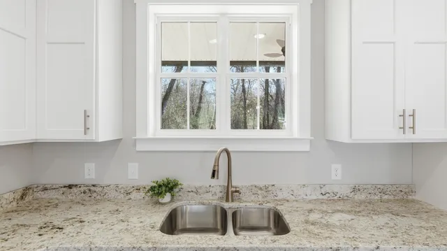 $347,700 | 208 Old State Highway 28, Whitwell, TN 37397