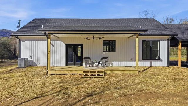 $347,700 | 208 Old State Highway 28, Whitwell, TN 37397