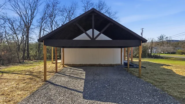 $347,700 | 208 Old State Highway 28, Whitwell, TN 37397