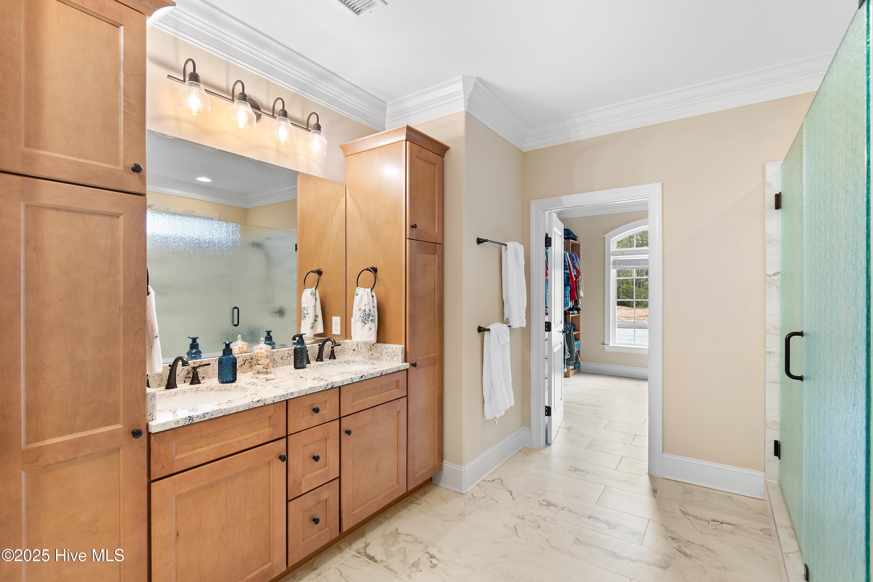 6482 Kirkwall Point Southwest Ocean Isle Beach, NC 28469 - Photo 30 of 91 Primary bathroom