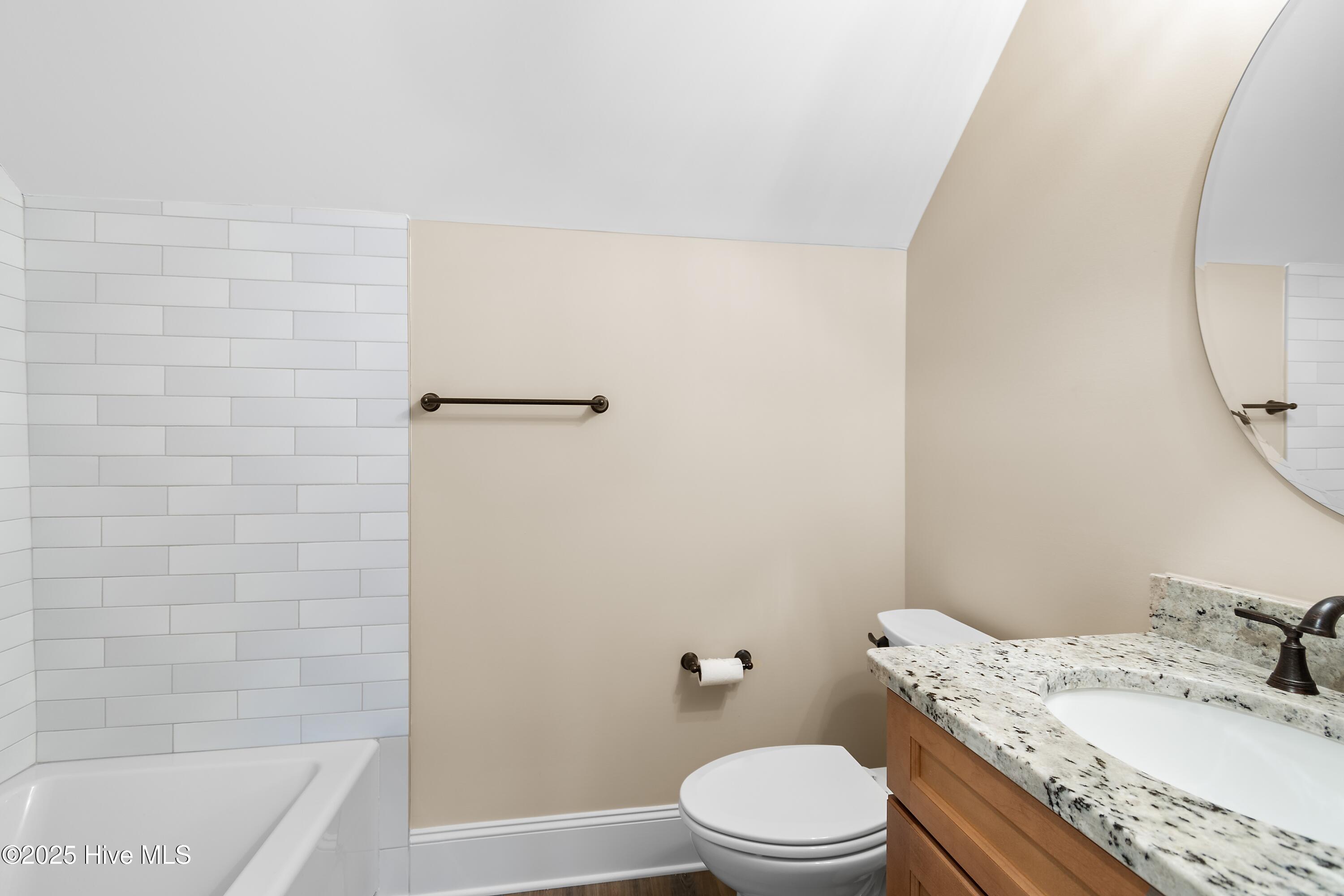 6482 Kirkwall Point Southwest Ocean Isle Beach, NC 28469 - Photo 48 of 91 Upstairs bathroom