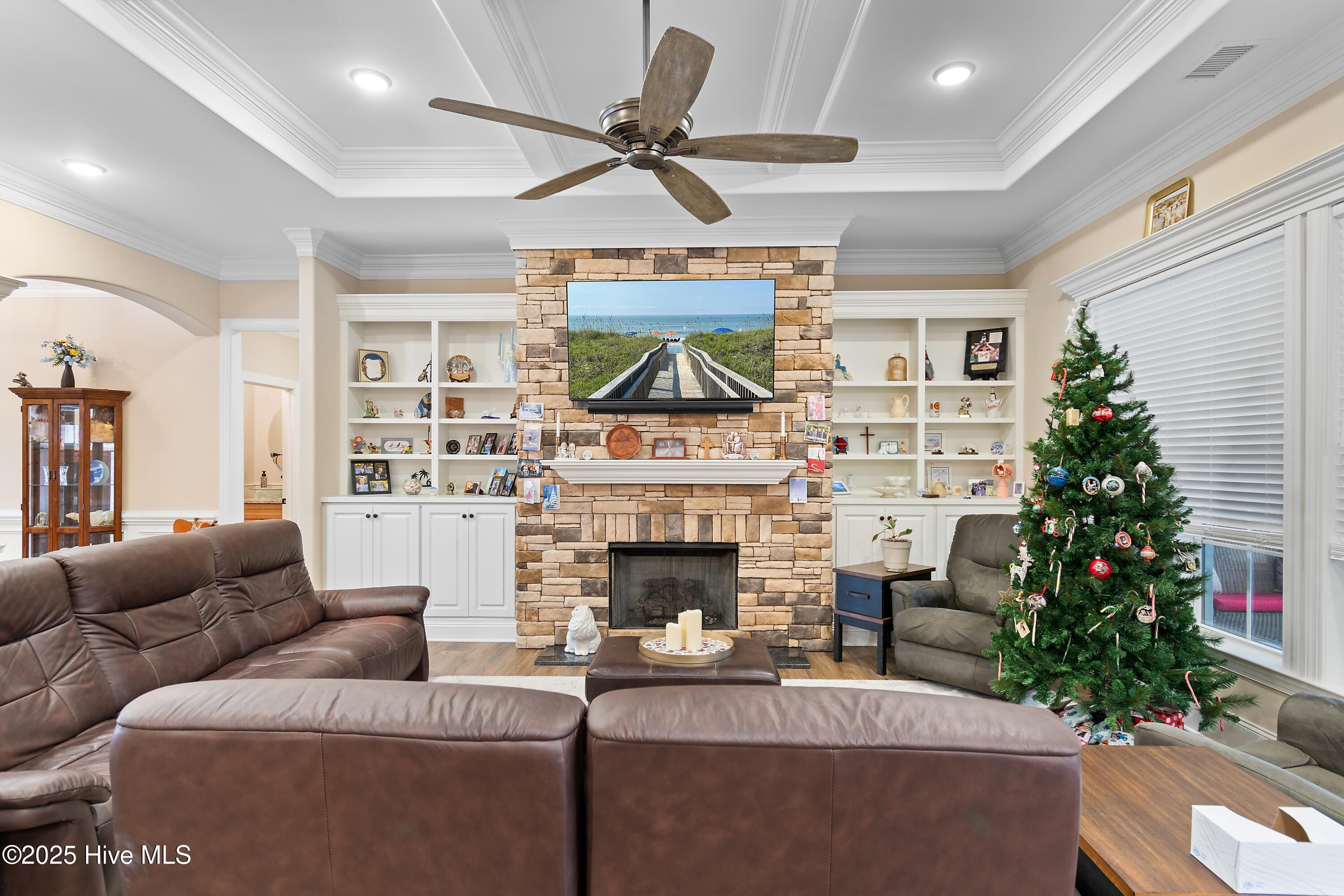 6482 Kirkwall Point Southwest Ocean Isle Beach, NC 28469 - Photo 7 of 91 Living room