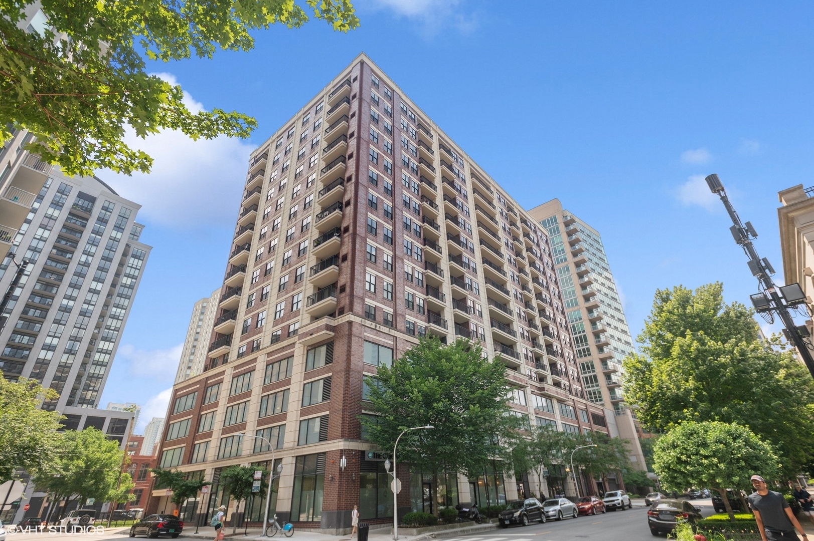 451 West Huron Street, Unit 910 Chicago, IL 60654 - Photo 1 of 27 a view of a tall building