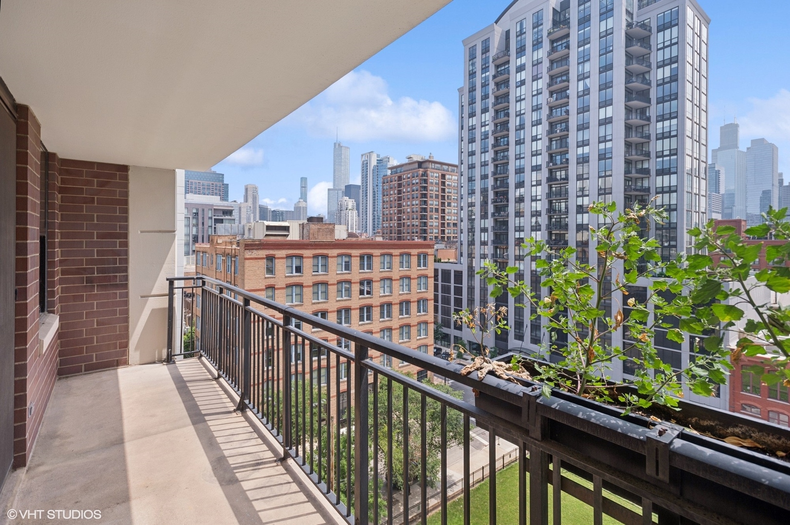 451 West Huron Street, Unit 910 Chicago, IL 60654 - Photo 8 of 27 a view of balcony with city view