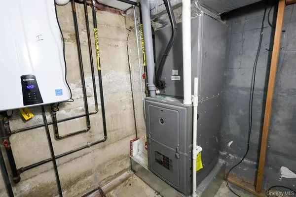 a view of a car park in front of house