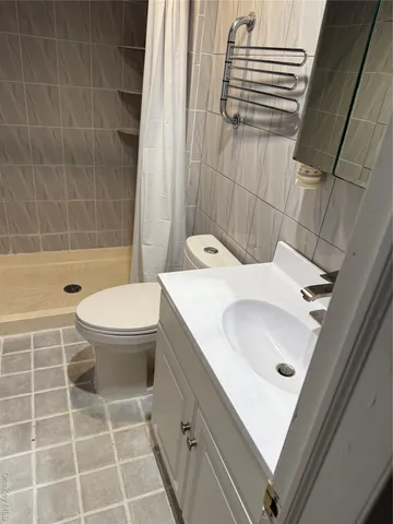 $3,500 | 18 Leach Street, Lynbrook, NY 11563