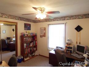 2821 Wellington Drive Springfield, IL 62703 - Photo 6 of 7 Gallery Image 6