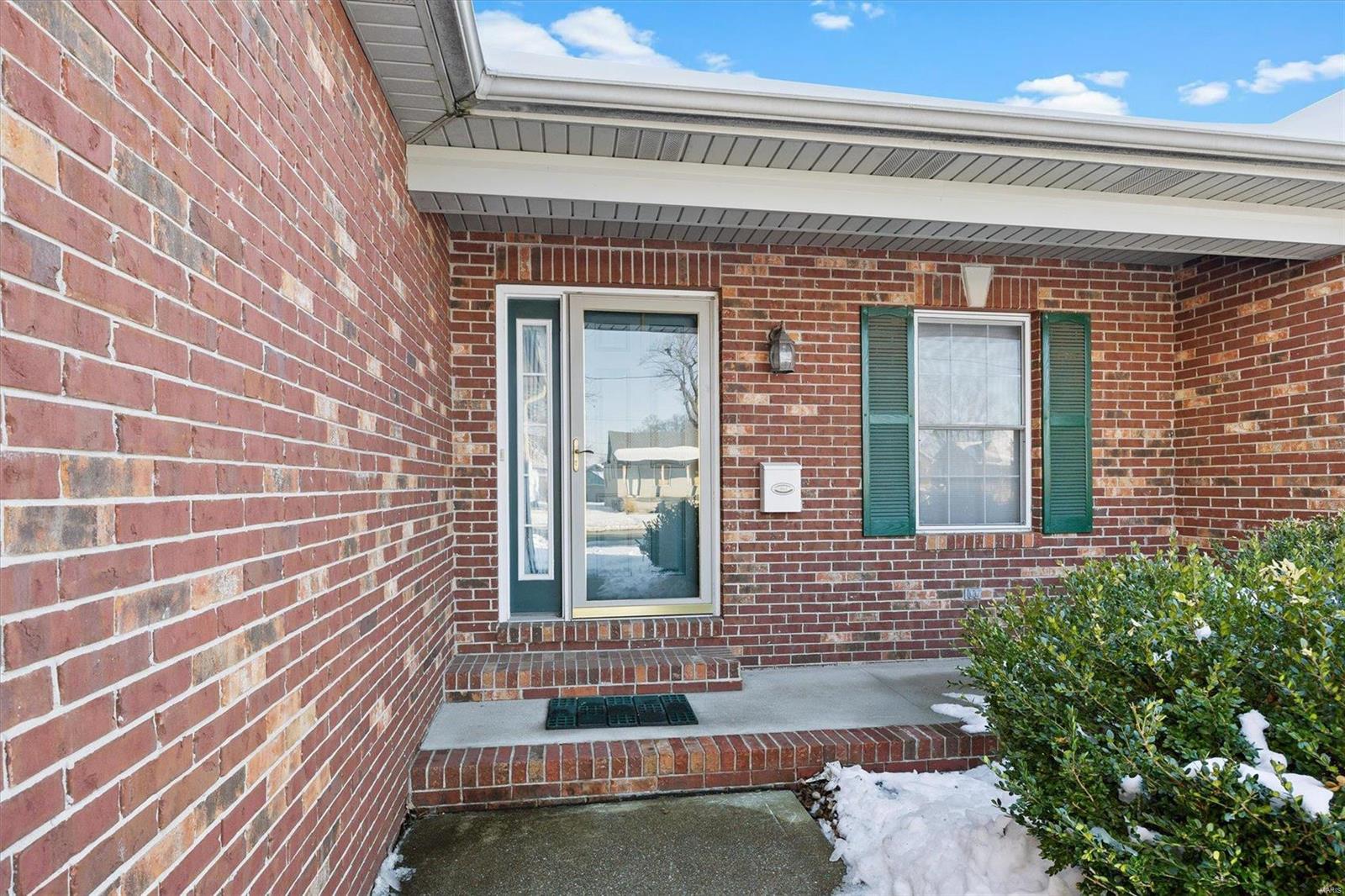 1616 Pontoon Road Granite City, IL 62040 - Photo 3 of 36 Gallery Image 3