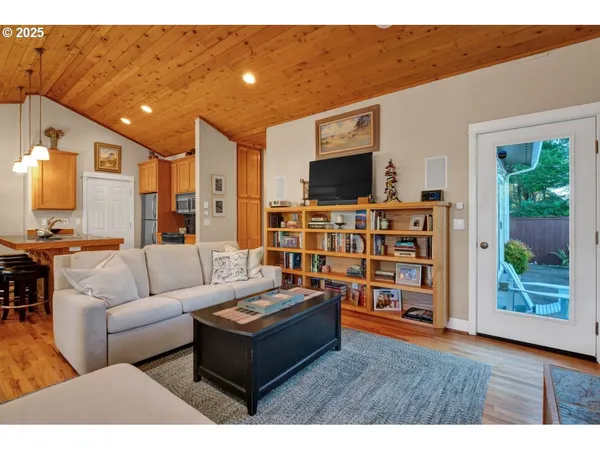 $399,500 | 2014 Royal Saint Georges Drive, Florence, OR 97439