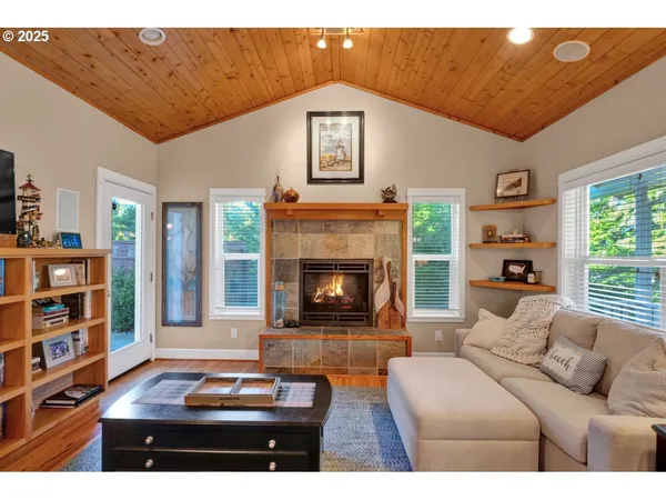 $399,500 | 2014 Royal Saint Georges Drive, Florence, OR 97439