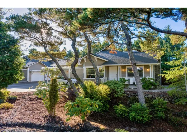 $399,500 | 2014 Royal Saint Georges Drive, Florence, OR 97439