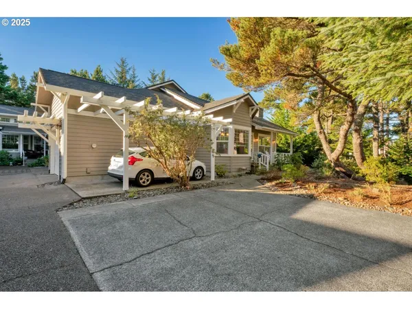 $399,500 | 2014 Royal Saint Georges Drive, Florence, OR 97439