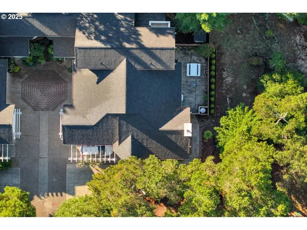 $399,500 | 2014 Royal Saint Georges Drive, Florence, OR 97439