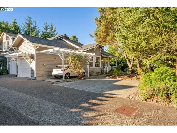 $399,500 | 2014 Royal Saint Georges Drive, Florence, OR 97439
