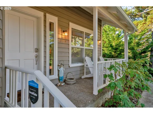 $399,500 | 2014 Royal Saint Georges Drive, Florence, OR 97439