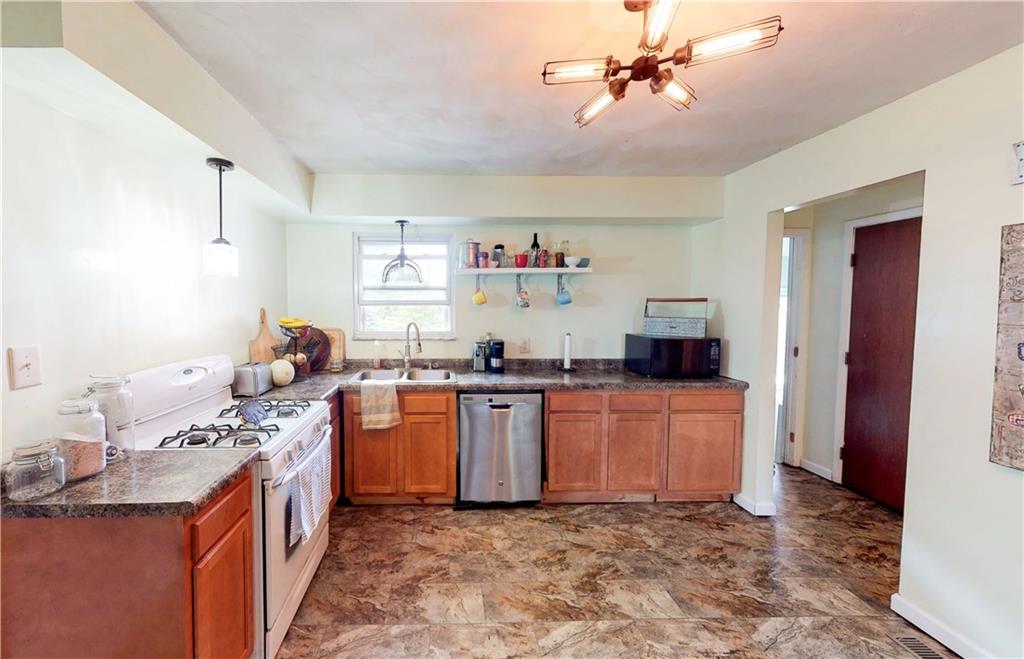 8430 South McGregor Road Indianapolis, IN 46259 - Photo 10 of 47