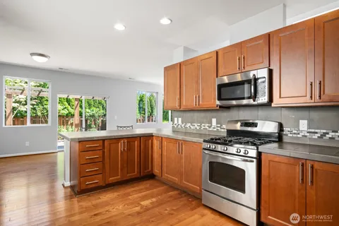 $715,000 | 27579 214th Avenue Southeast, Maple Valley, WA 98038