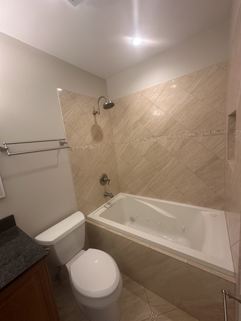 2024 North Old Hicks Road, Unit B6 Palatine, IL 60074 - Photo 12 of 17