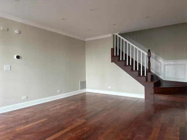 $277,700 | 2024 North Old Hicks Road, Unit B6, Palatine, IL 60074