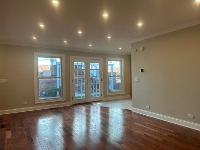 $277,700 | 2024 North Old Hicks Road, Unit B6, Palatine, IL 60074