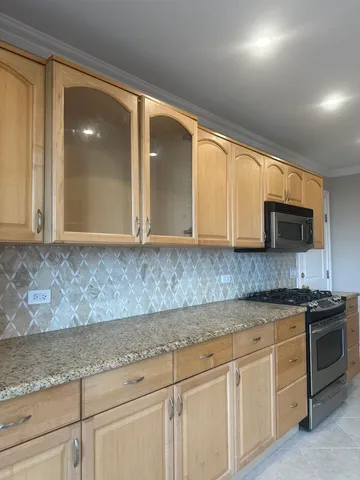 $277,700 | 2024 North Old Hicks Road, Unit B6, Palatine, IL 60074