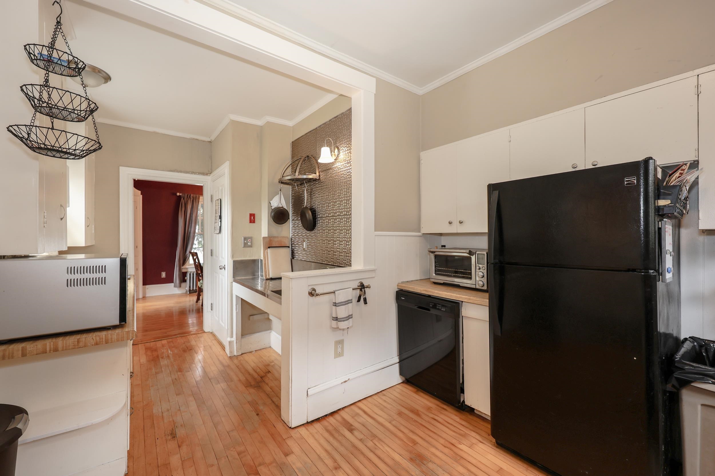 892 Beech Street Manchester, NH 03104 - Photo 17 of 52