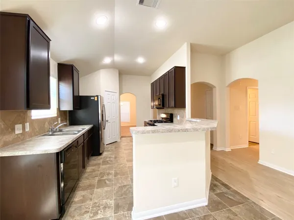 $1,900 | 15202 Pecan Lndg Drive, Houston, TX 77090