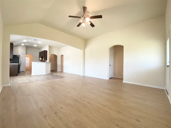 $1,900 | 15202 Pecan Lndg Drive, Houston, TX 77090