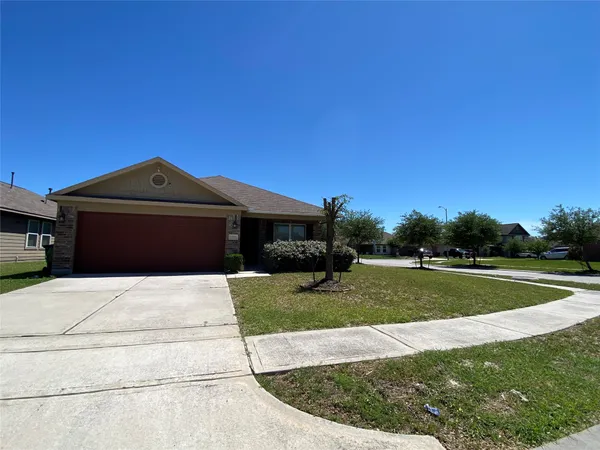 $1,900 | 15202 Pecan Lndg Drive, Houston, TX 77090