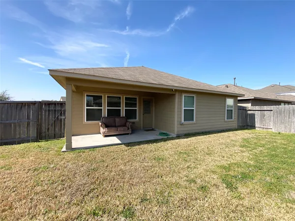 $1,900 | 15202 Pecan Lndg Drive, Houston, TX 77090