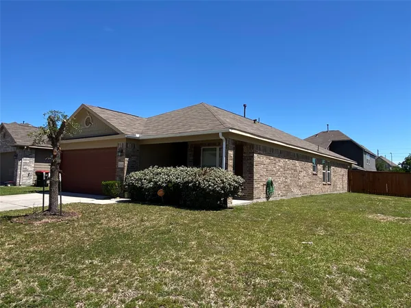 $1,900 | 15202 Pecan Lndg Drive, Houston, TX 77090