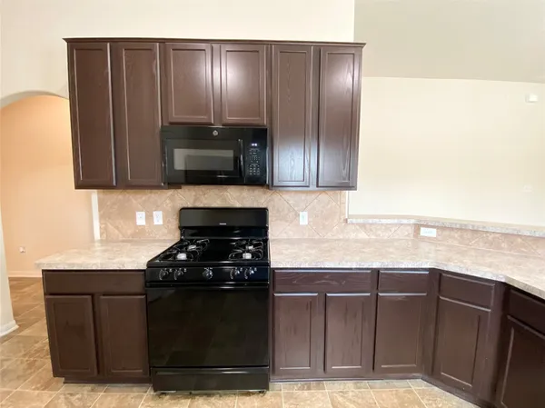 $1,900 | 15202 Pecan Lndg Drive, Houston, TX 77090