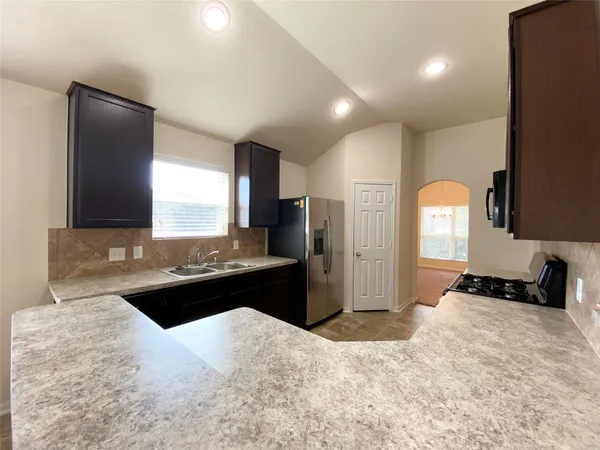 $1,900 | 15202 Pecan Lndg Drive, Houston, TX 77090