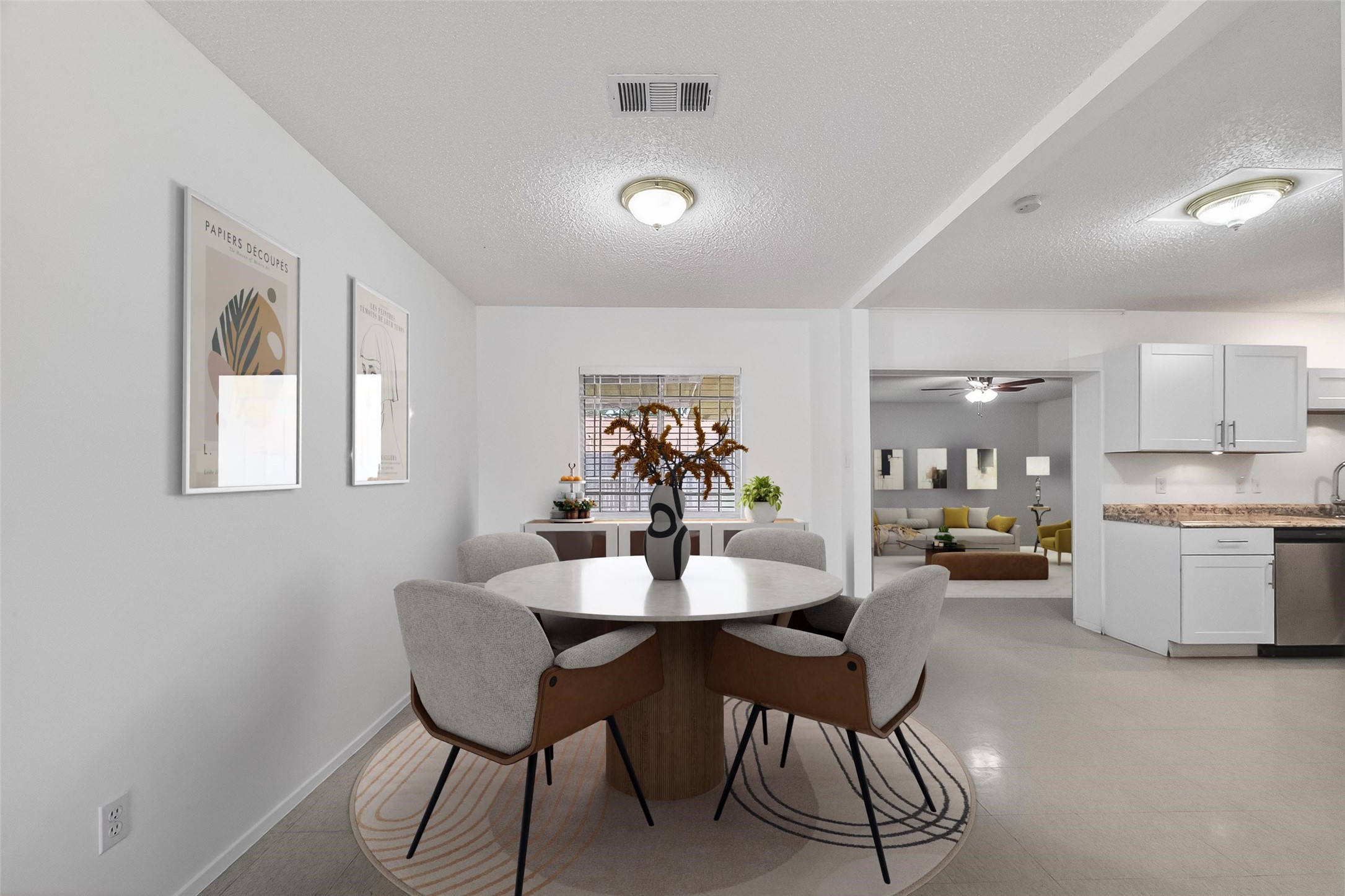 15022 Chipman Ln. Houston, TX 77060 - Photo 15 of 40 Breakfast area (Virtually staged)
