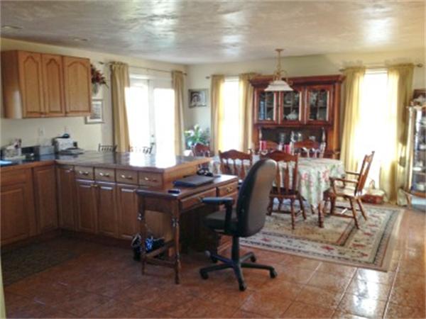 7 Chequeset Road Worcester, MA 01605 - Photo 3 of 13 Gallery Image 3