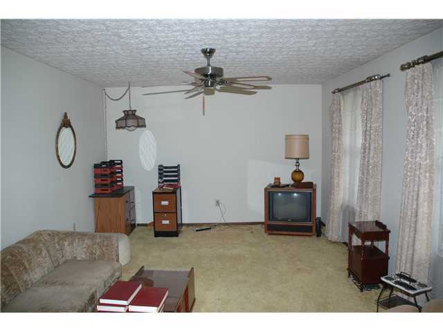 7860 Dustin Road Galena, OH 43021 - Photo 8 of 13 Gallery Image 8