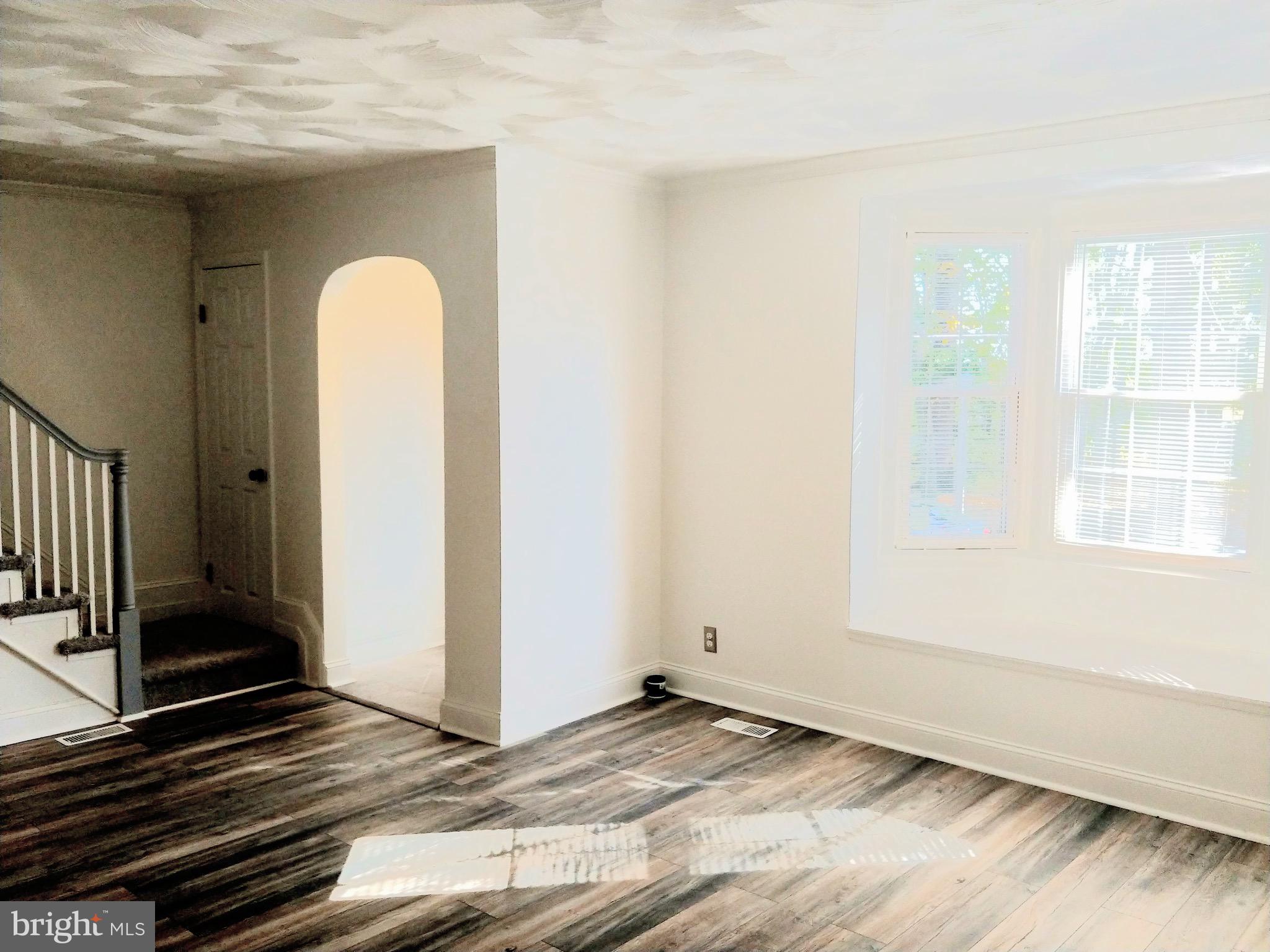 1602 Roundhill Road Baltimore, MD 21218 - Photo 2 of 23 Living Room