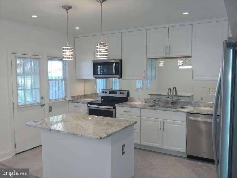 1602 Roundhill Road Baltimore, MD 21218 - Photo 4 of 23 Kitchen