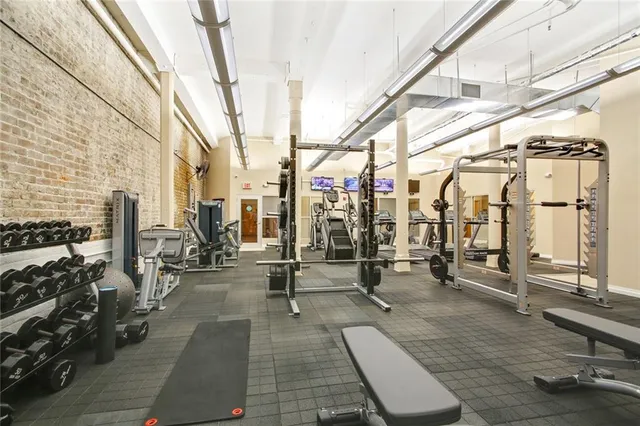 $2,150 | 920 Poeyfarre Street, Unit 209, New Orleans, LA 70130