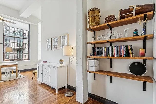 $2,150 | 920 Poeyfarre Street, Unit 209, New Orleans, LA 70130