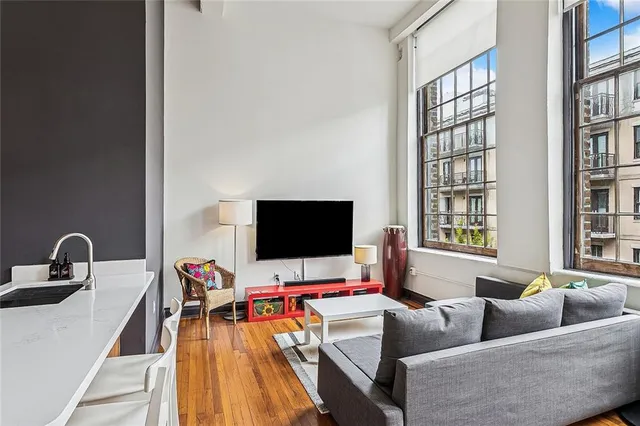 $2,150 | 920 Poeyfarre Street, Unit 209, New Orleans, LA 70130