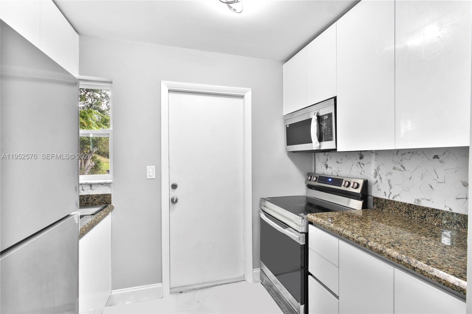 968 West 9th Street Riviera Beach, FL 33404 - Photo 12 of 61 Gallery Image 12