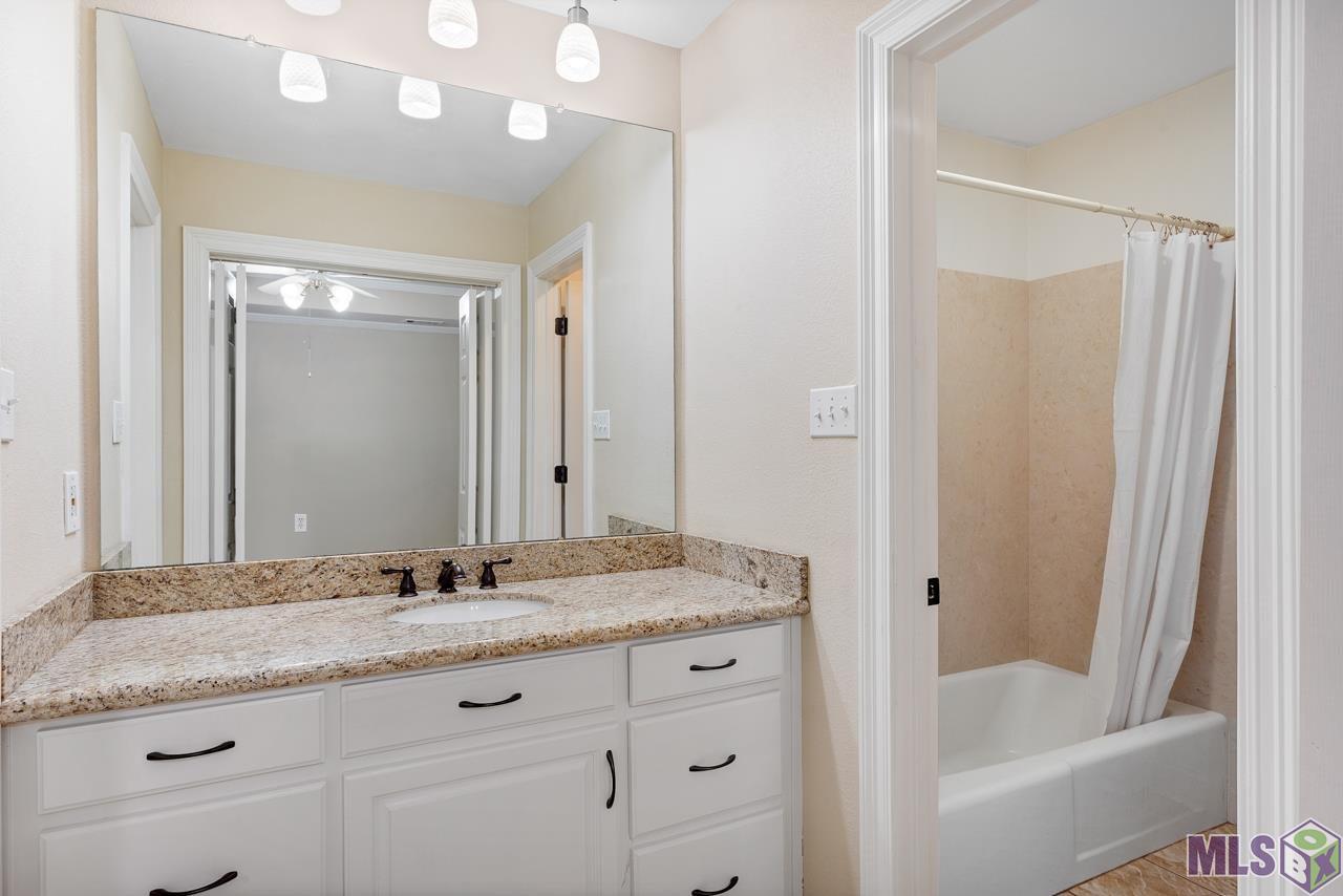 1404 Magnolia Ridge Drive Baton Rouge, LA 70816 - Photo 11 of 13